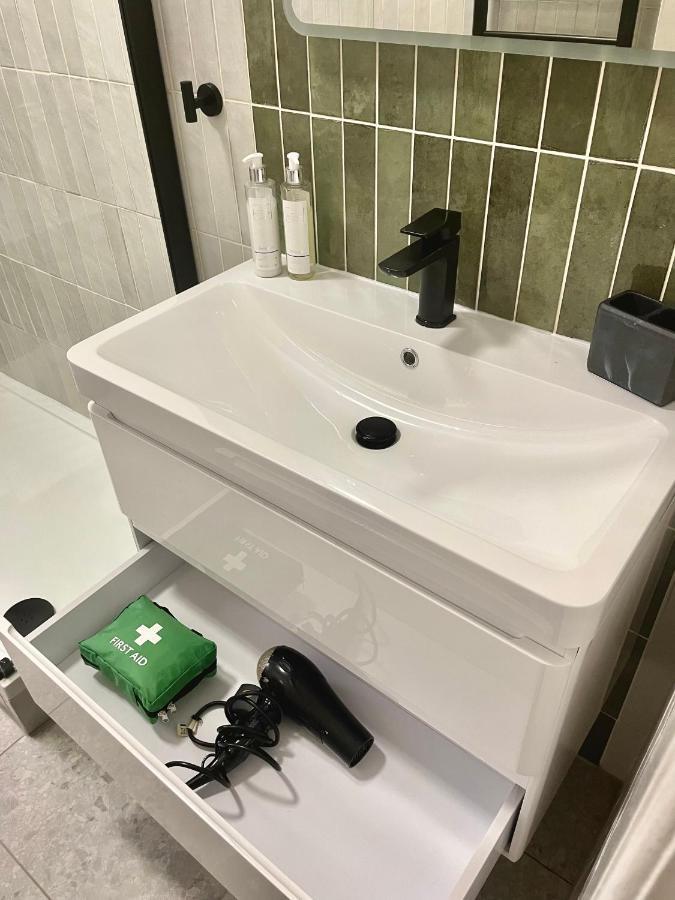Newly Refurbished 2 Bedroom Apartment In South London Londres Exterior foto